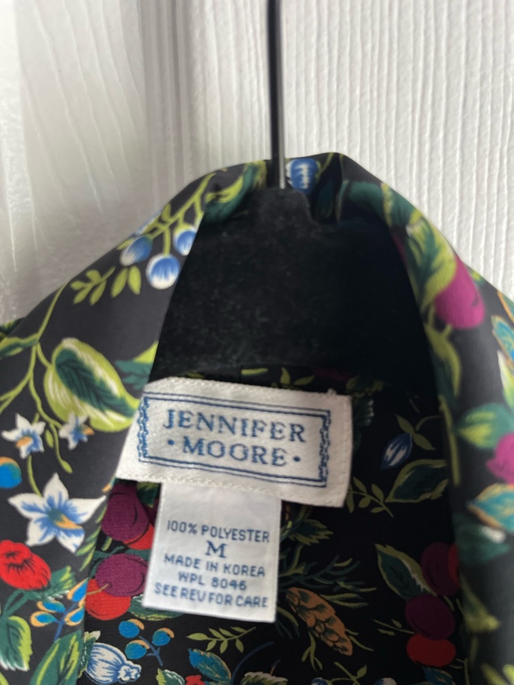 Vintage Jennifer Moore Black Floral Belted Robe Size Medium - Picture 2 of 3